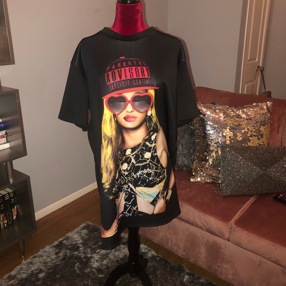 T-Shirt dress FashionNova - Picture 2 of 5